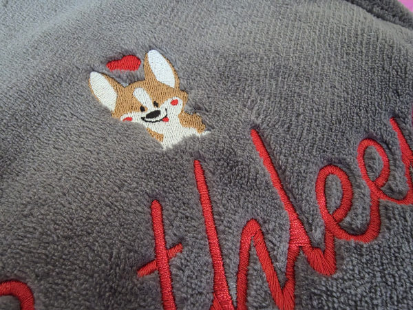 Preview: Kuscheldecke extra dick 180x130cm mit Namen/ Motiv/ Emblem bestickt