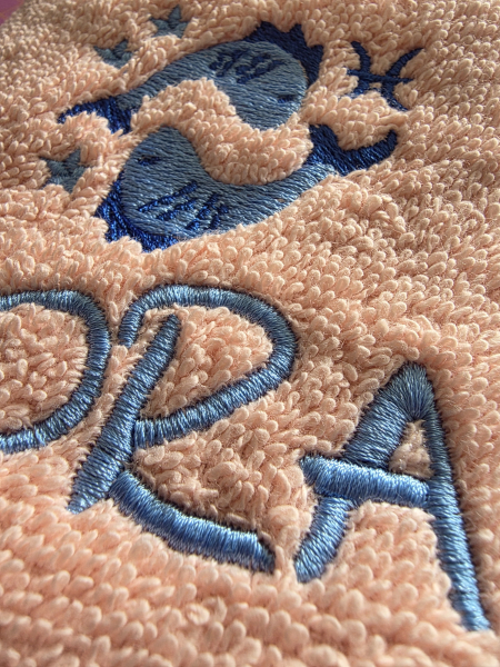 Preview: BiO - Handtuch 50x100 mit Namen/ Motiv bestickt