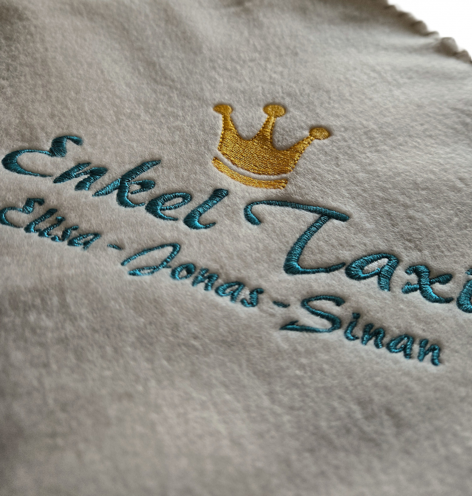 Fleecedecke 130x170cm mit Namen/ Motiv bestickt