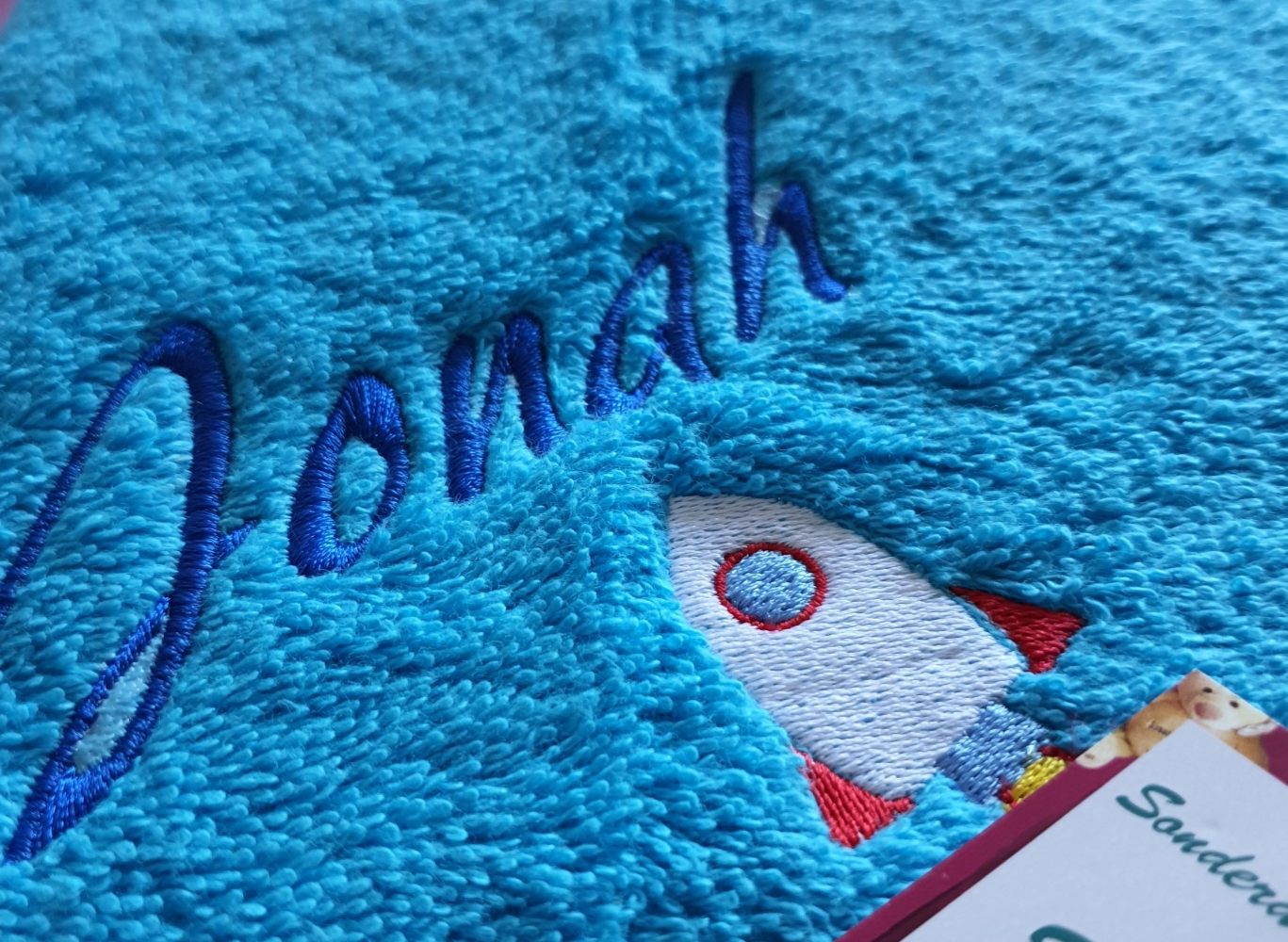 PREMIUM Handtuch 50x100cm mit Namen/ Motiv bestickt