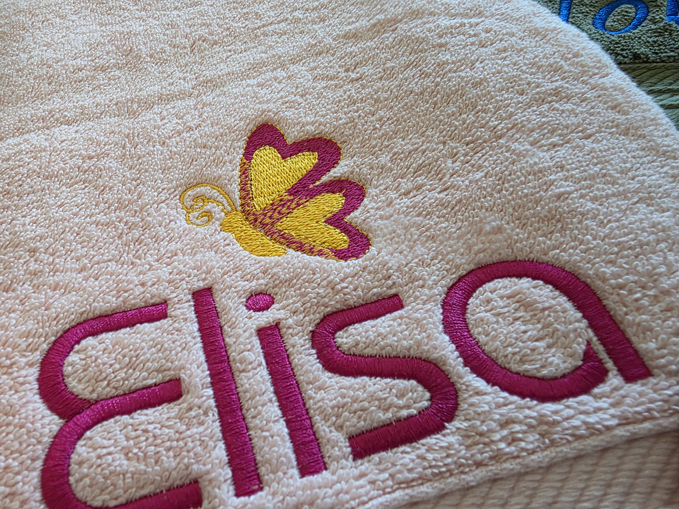 BiO - Duschtuch 70x140 mit Namen/ Motiv bestickt