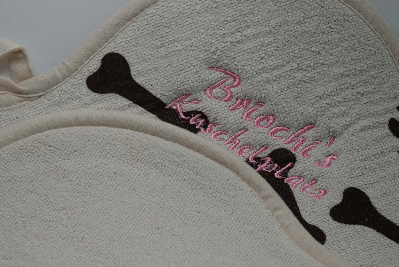 Hundematte, Platzdecke mit Name/Text bestickt