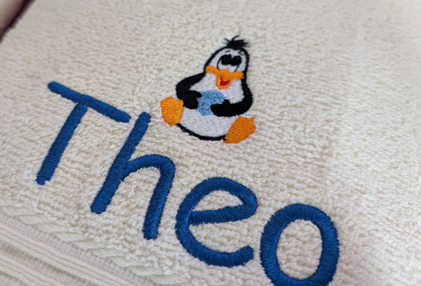 CLASSIC Handtuch 50x100 mit Namen/ Motiv bestickt