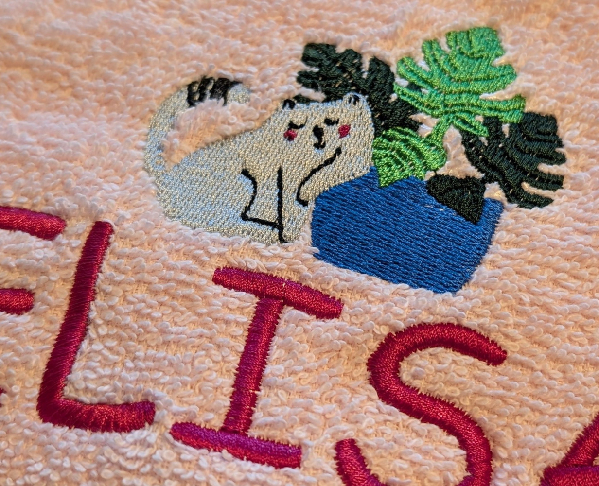 CLASSIC Handtuch 50x100 mit Namen/ Motiv bestickt